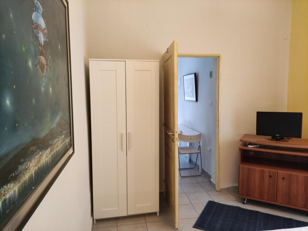 A&B Apartment Néoi Epivátai Exterior foto