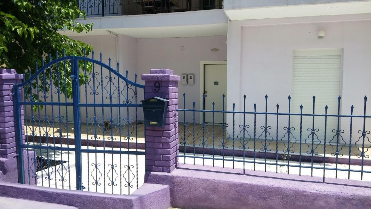 A&B Apartment Néoi Epivátai Exterior foto